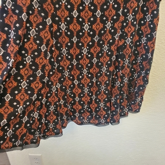 Torrid Size 1 Aztec Print Challis Flowy Top - Picture 9 of 11